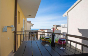 Nice apartment in Makarska with WiFi